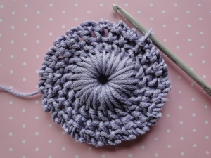 The finished flower with its slip stitch at the end.