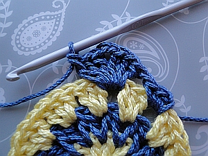 Crocheting the corner