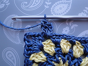 Starting Round 5, continuing in blue