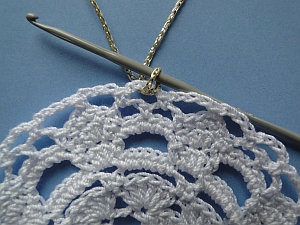 Joining in gold yarn