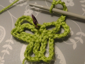 Working into the last stitch of the round