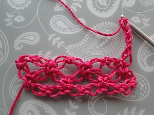 3 knots crocheted, and ready fo the next turn