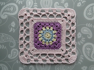 Thread Cosmic Square with lacy edging